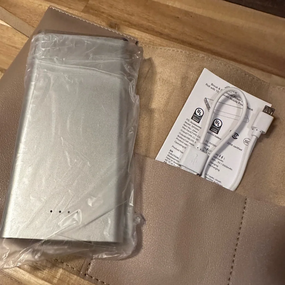 Brouk & Co Travel Power Bank Roll, NEW